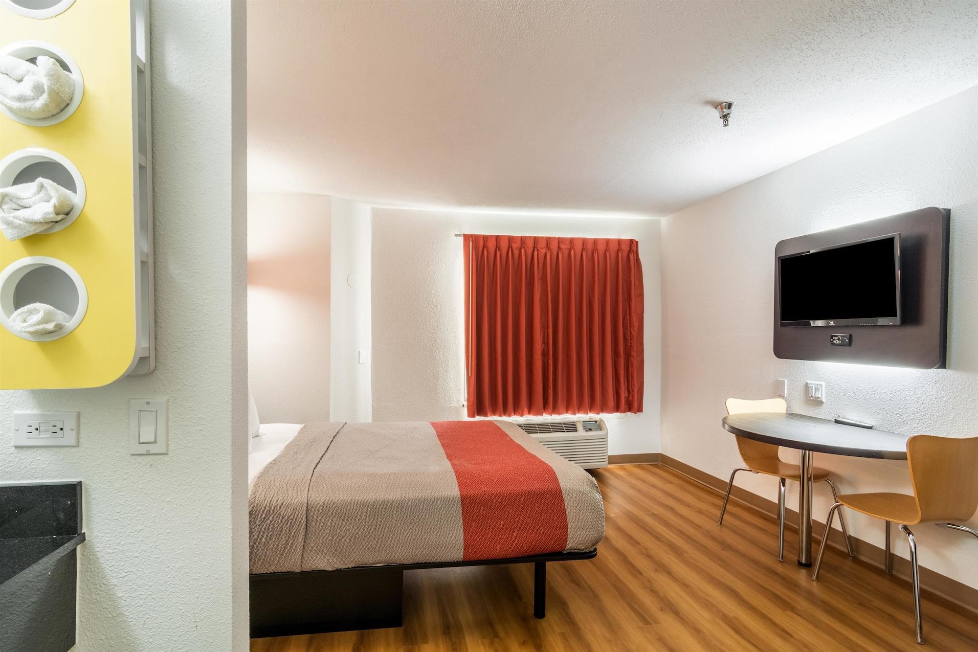 Motel 6-Harvey, Il Bagian luar foto