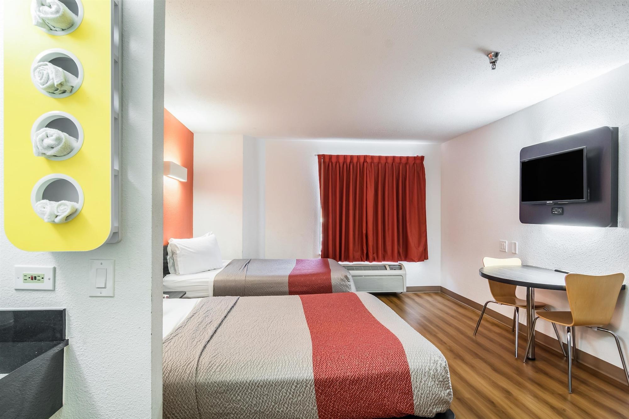 Motel 6-Harvey, Il Bagian luar foto