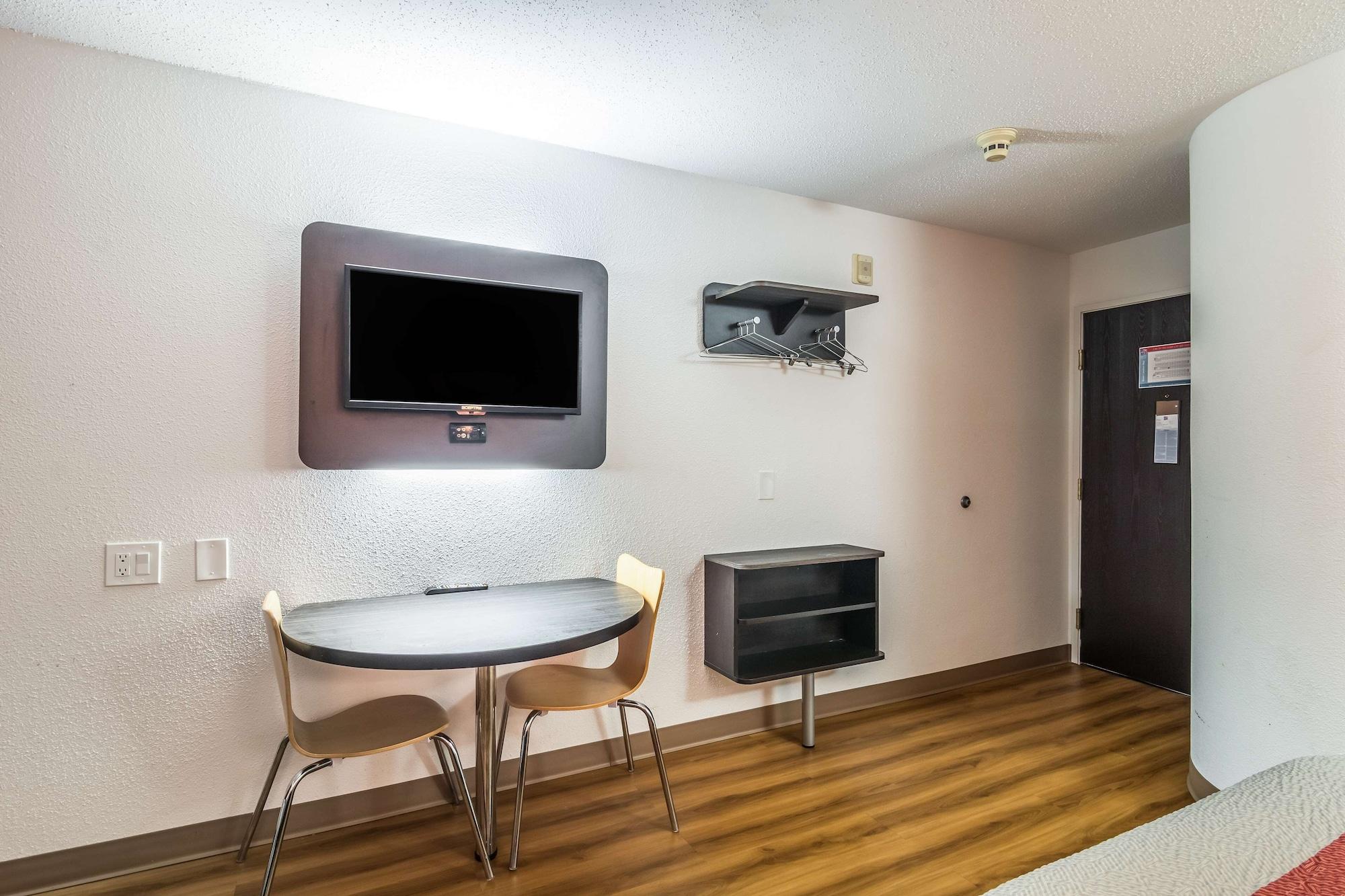 Motel 6-Harvey, Il Bagian luar foto