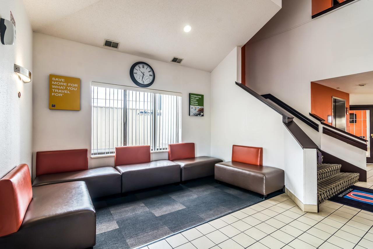 Motel 6-Harvey, Il Bagian luar foto