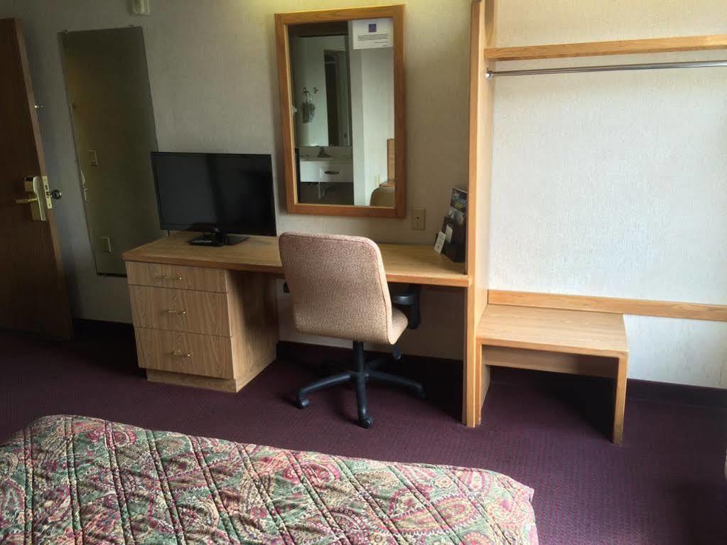 Motel 6-Harvey, Il Bagian luar foto