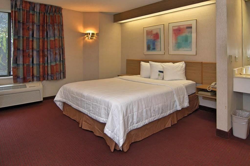 Motel 6-Harvey, Il Bagian luar foto