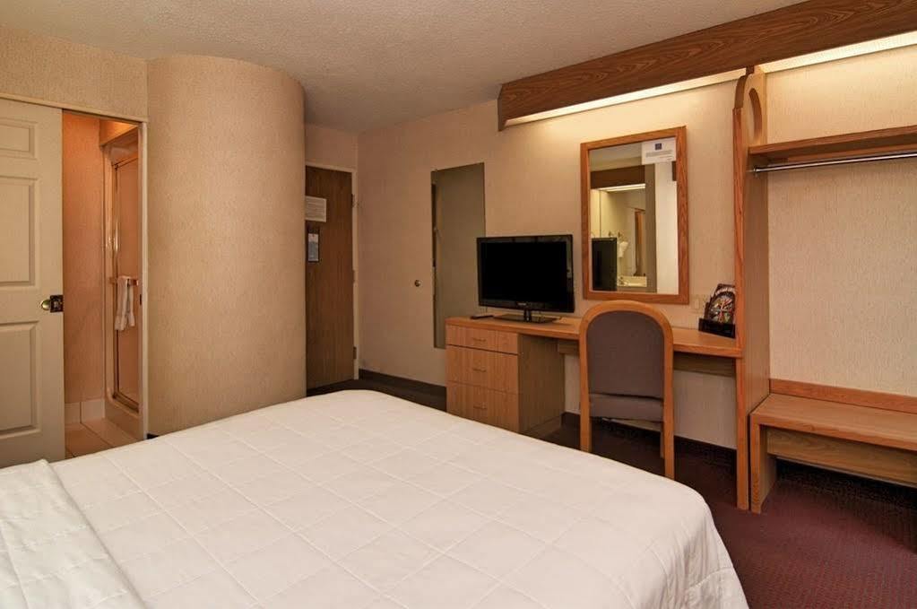 Motel 6-Harvey, Il Bagian luar foto